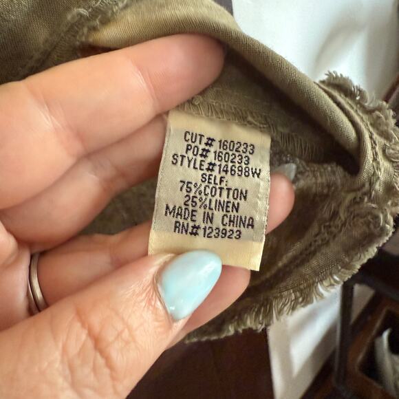 WEARABLES XCVI | Shawnie Linen Billowy Pintuck Tank | Tricolor - Picture 7 of 7